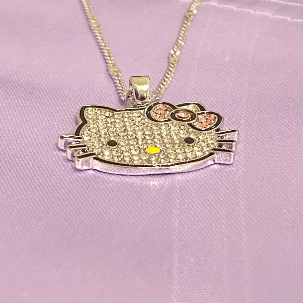 LAST ONE!! Luxury Hello Kitty necklace - Picture 3 of 13